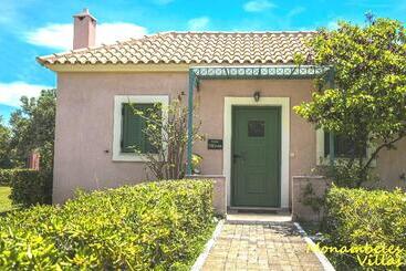 Monambeles Villas
