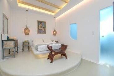 Valena Mare Suites & Apartments