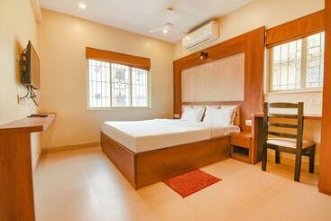 Fabhotel Dream Plaza   Nr Biswa Bangla Gate