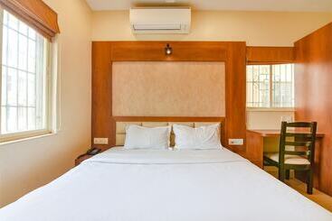 Fabhotel Dream Plaza   Nr Biswa Bangla Gate