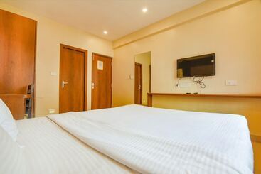Fabhotel Dream Plaza   Nr Biswa Bangla Gate