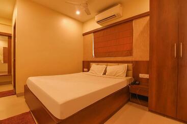 Fabhotel Dream Plaza   Nr Biswa Bangla Gate