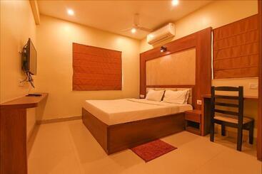 Fabhotel Dream Plaza   Nr Biswa Bangla Gate