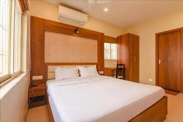 Fabhotel Dream Plaza   Nr Biswa Bangla Gate