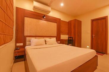 Fabhotel Dream Plaza   Nr Biswa Bangla Gate