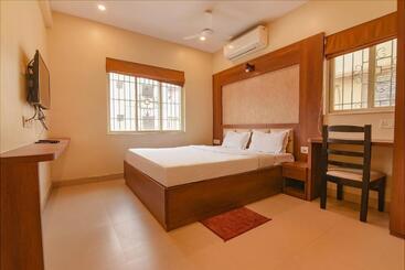 Fabhotel Dream Plaza   Nr Biswa Bangla Gate