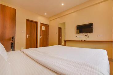 Fabhotel Dream Plaza   Nr Biswa Bangla Gate