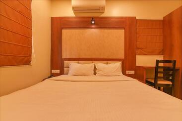 Fabhotel Dream Plaza   Nr Biswa Bangla Gate