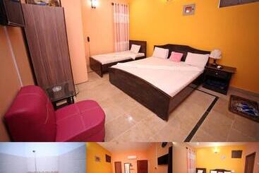 هتل Seasons Inn