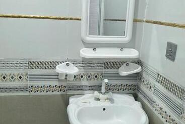 پانسیون Royal Galaxy Guest House