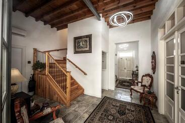 هاستل Edem Traditional House