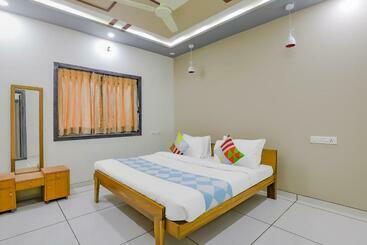 Пансион Oyo Home 83838 Reva Vihar Homestay