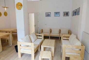 הוסטל Guitar Rooms