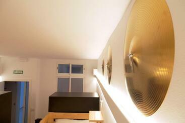 Auberge Hôtelière Guitar Rooms