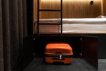 Globe Runner Hostel