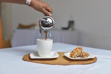 هاستل Chukwani Executive Inn