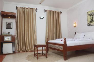 هاستل Chukwani Executive Inn