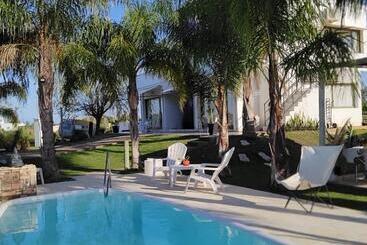 شقة فندقية Chajari Suites