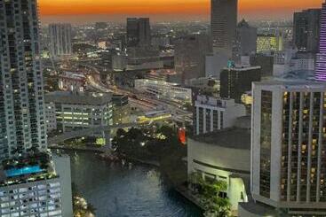 Iconbrickell Tower 3 W Residences