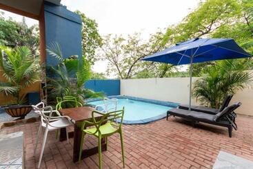 膳宿费 Woodpeckers Guest House