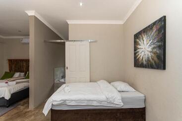 膳宿费 Woodpeckers Guest House