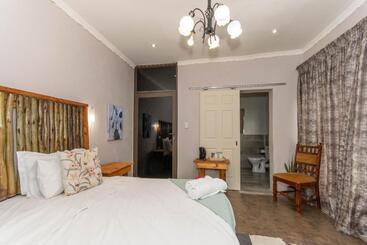پانسیون Woodpeckers Guest House