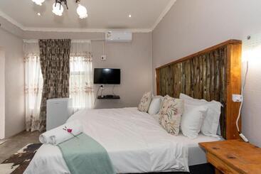 膳宿费 Woodpeckers Guest House