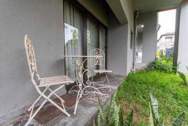 膳宿费 Woodpeckers Guest House