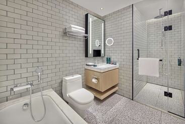 هتل Doubletree By Hilton Shenzhen Airport Residences