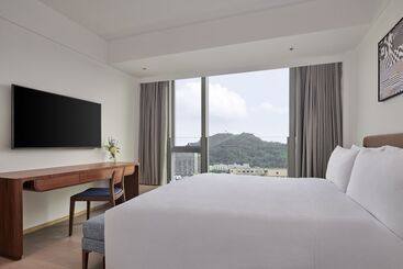 هتل Doubletree By Hilton Shenzhen Airport Residences