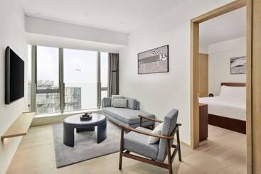 هتل Doubletree By Hilton Shenzhen Airport Residences