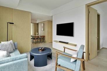 هتل Doubletree By Hilton Shenzhen Airport Residences