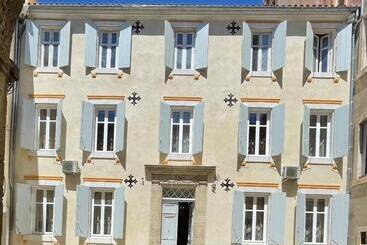 پانسیون Studio Familial Maison De L église Du Couvent