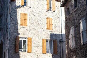 پانسیون Studio Familial Maison De L église Du Couvent