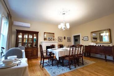 تختخواب و صبحانه No 1 Grafton Inn