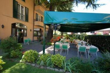 هتل Albergo Ponte Vecchio