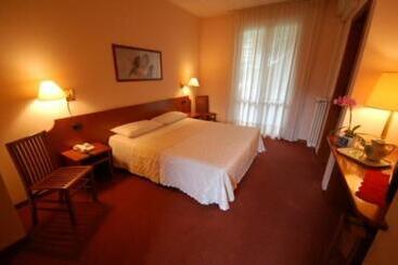 هتل Albergo Ponte Vecchio