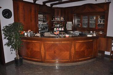 هتل Albergo Ponte Vecchio