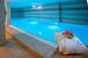 هتل Albergo Punta Zerbion
