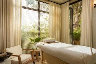 هتل Delaire Graff Lodges And Spa