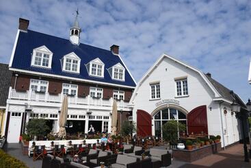 Fletcher Hotel   Restaurant Nautisch Kwartier - Huizen