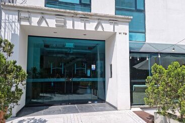 هتل Habitat Suites