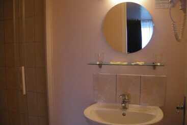 هتل Logis   Hôtel Et Restaurant Le Sof