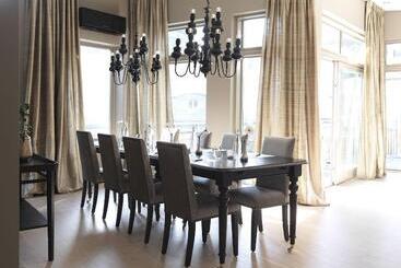 The Lamp Hotel & Spa