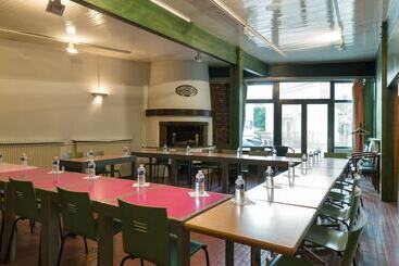 هتل The Originals Access, Hôtel Arum, Remiremont