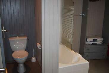 هتل The Originals Access, Hôtel Arum, Remiremont