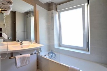 هتل The Originals Access, Hôtel Arum, Remiremont