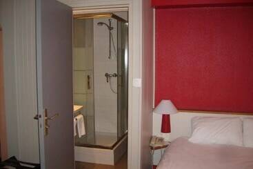 هتل The Originals Access, Hôtel Arum, Remiremont