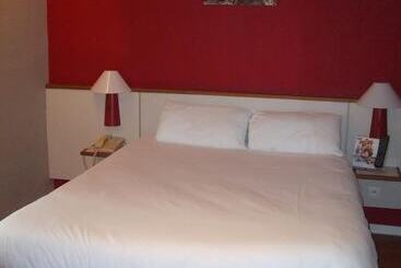 هتل The Originals Access, Hôtel Arum, Remiremont