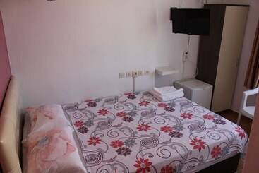 مُتل özge Pansiyon   Hostel